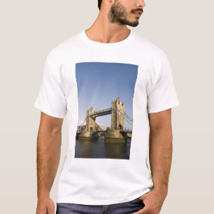 Europe,ENGLAND, London: Tower Bridge / Late T-Shirt