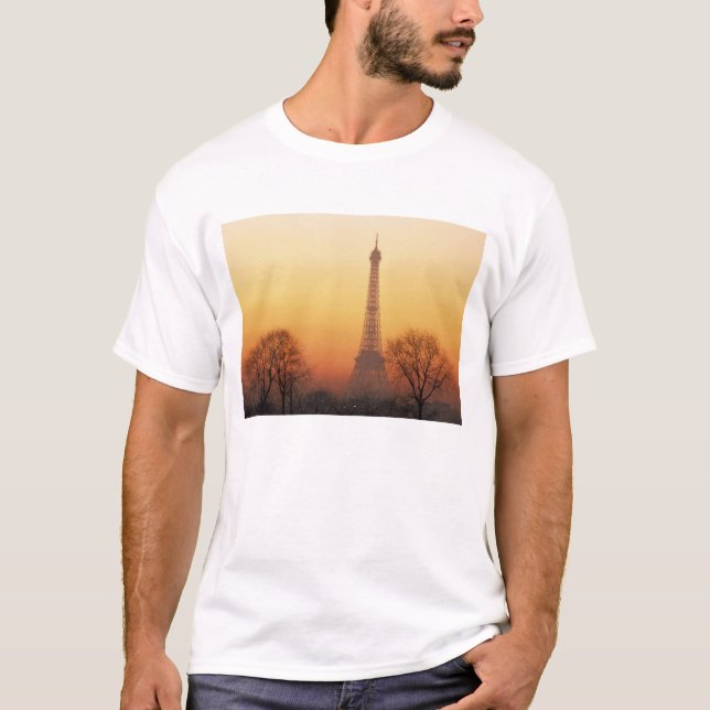 Europe, France, Paris. Eiffel Tower (Medium T-Shirt (Front)