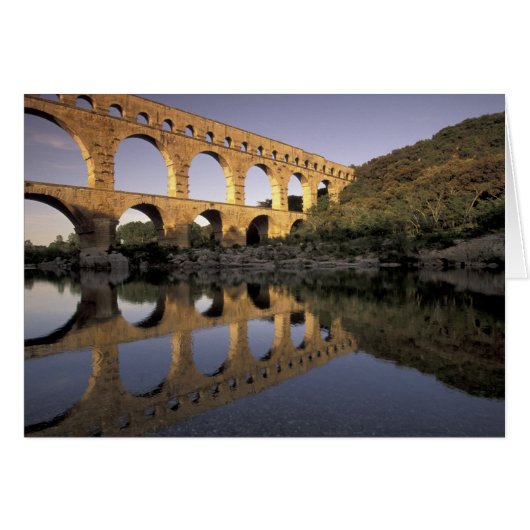 Europe, France, Provence, Gard; Pont du Gard, (Front Horizontal)