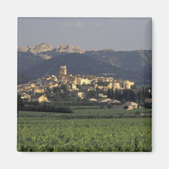 Europe, France, Provence, Vaucluse, SSablet, Magnet (Front)