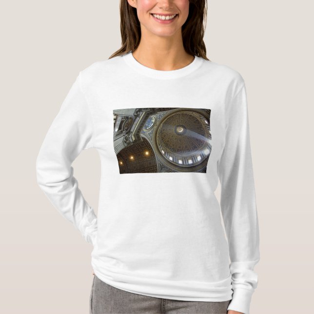 Europe, Italy, Rome. St. Peter's Basilica (aka T-Shirt (Front)
