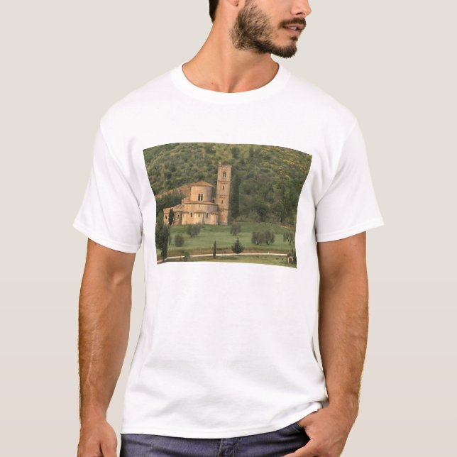 Europe, Italy, Tuscany. Abbazia di Sant'Antimo, T-Shirt (Front)