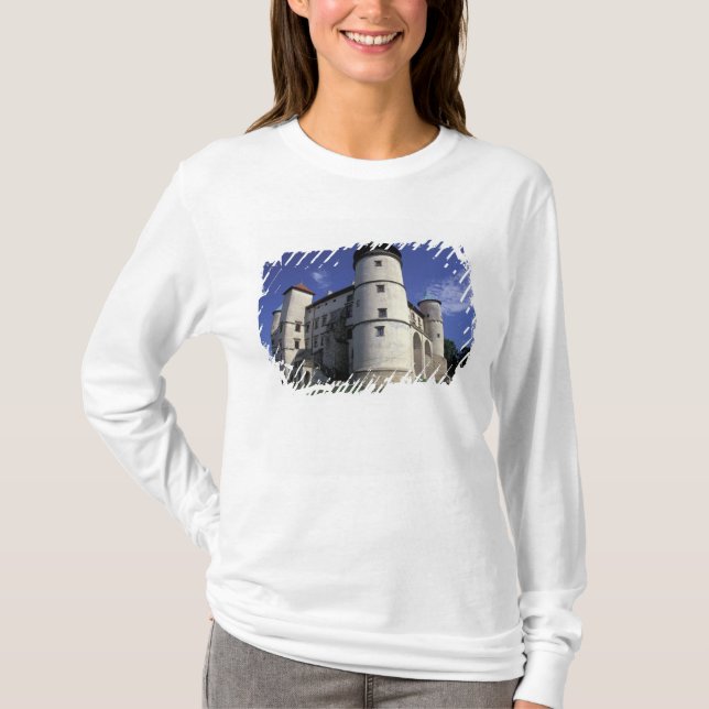 EUROPE, Poland, Carpathian Mts., Nowy Wisnicz T-Shirt (Front)