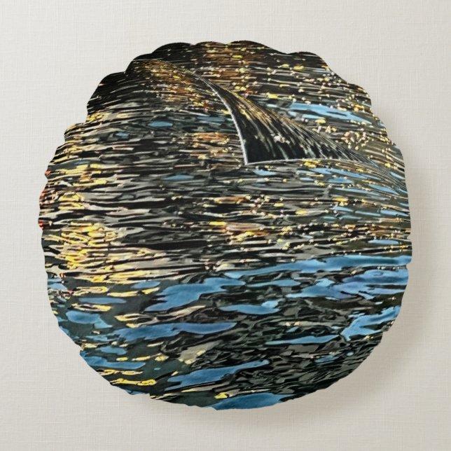 Evening lights on the sea round pillow (Front)
