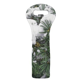 EVERGREEN WITH SNOW AND PINE CONE WINE TOTE