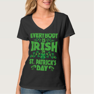 Everybody is Irish on St Patricks Day costume Men  T-Shirt