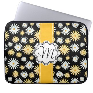 Expressive Watercolour April Daisies Pattern