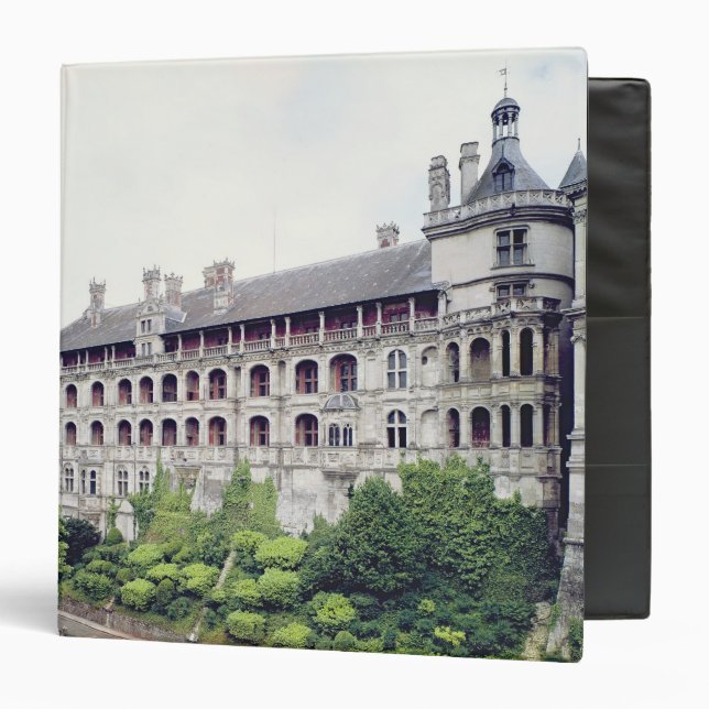 Exterior of the Facade des Loges 3 Ring Binder (Front/Inside)