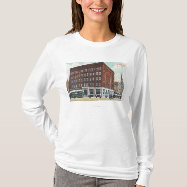 Exterior View of Central Bank BldgOakland, CA T-Shirt (Front)
