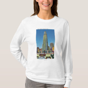 Exterior View of RCA Bldg, Rockefeller Center T-Shirt
