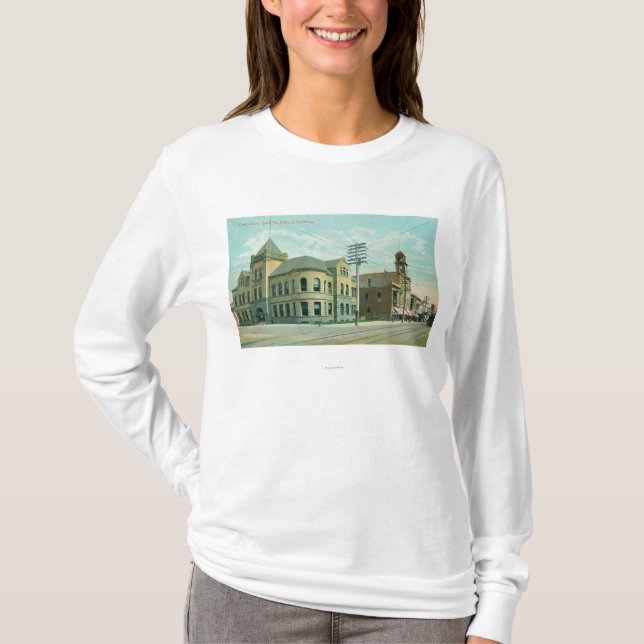 Exterior View of the Court HouseSanta Cruz, CA T-Shirt (Front)