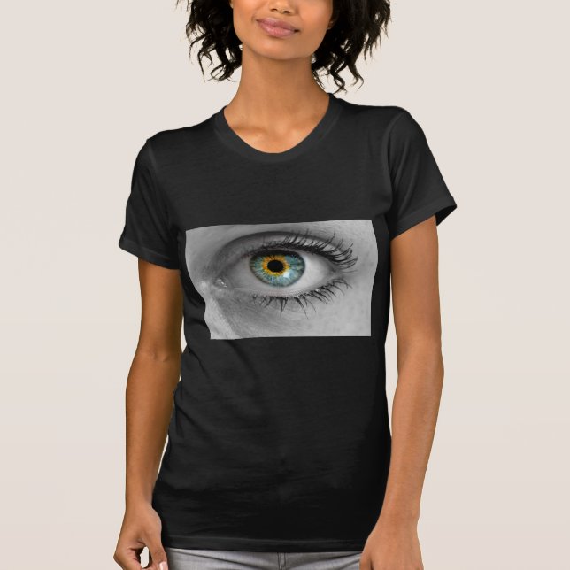Eye looks to viewer concept macro T-Shirt (Front)