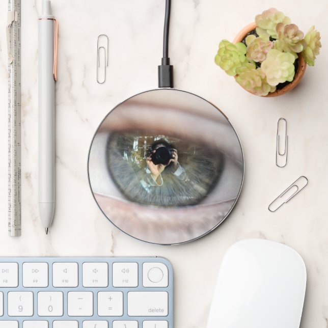 Eye-Macro by Shirley Taylor Wireless Charger (Desk)