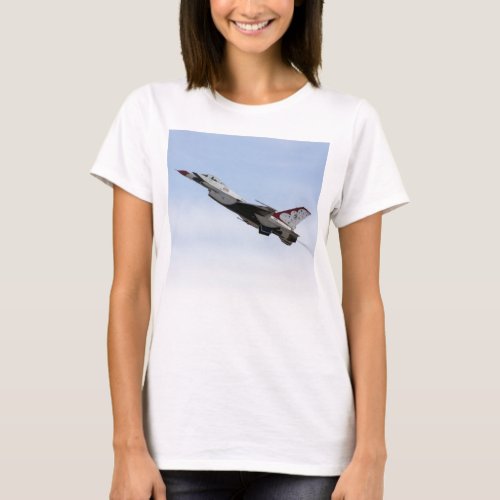 F_16 Thunderbird In Flight T_Shirt