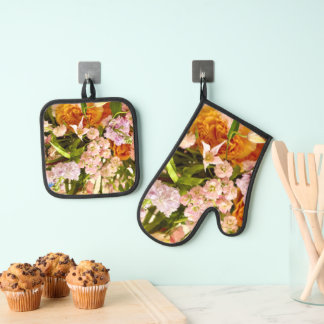 Fabulous Florals Oven Mitt & Pot Holder Set