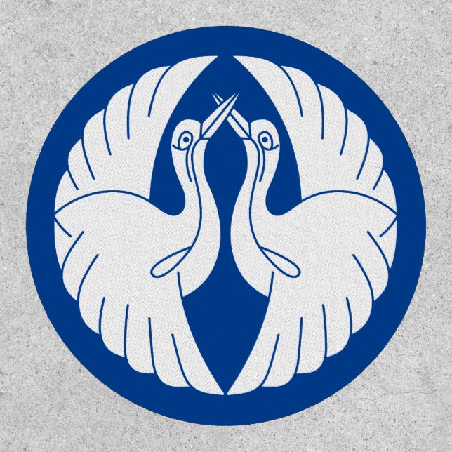 Facing white cranes keychain patch (Front)