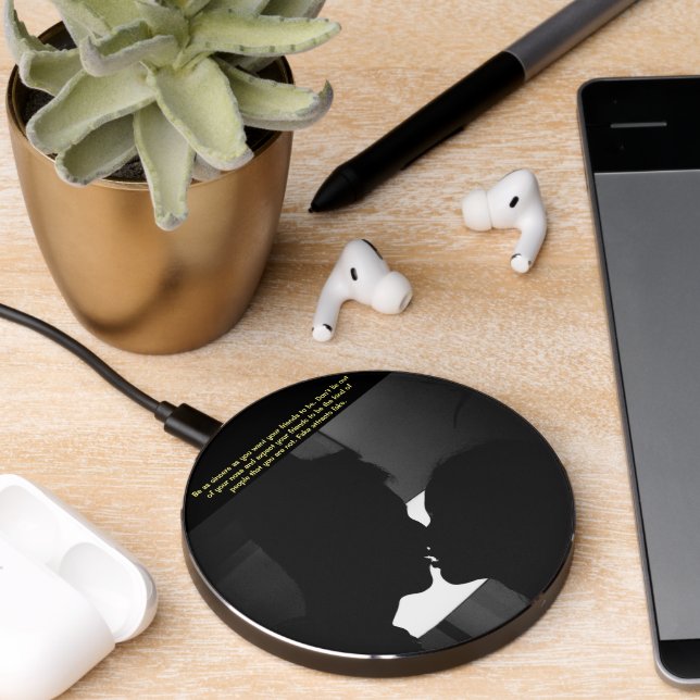 Fake attracts fake couple in dark gesture wireless charger  (Desk 2)