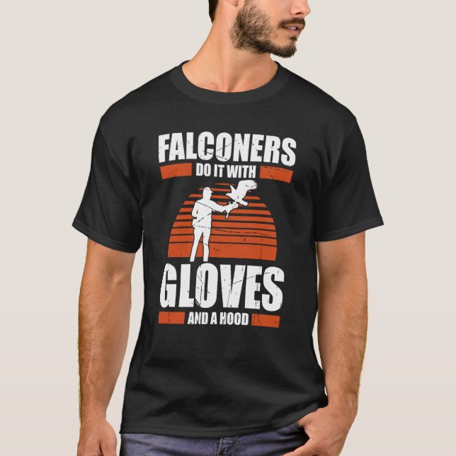 Falconer Falcon Hunter Falconer Tracker Duck Hunte T-Shirt (Front)