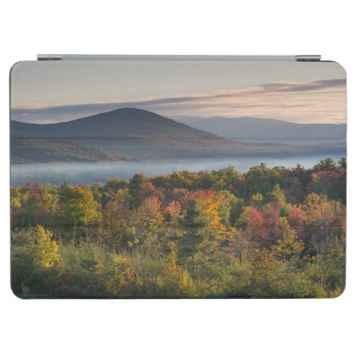 Fall Colors in the White Mountains iPad Air Cover