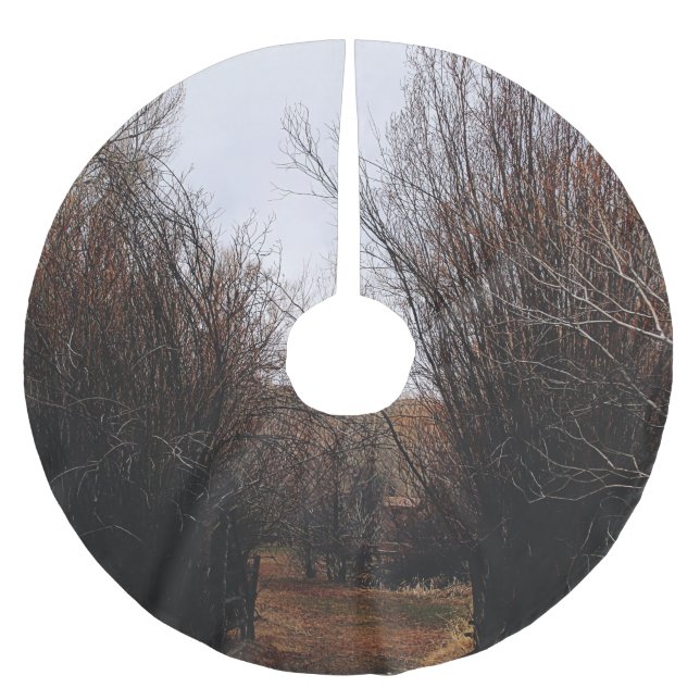 Falln Bannack Overgrowth Brushed Polyester Tree Skirt (Front)
