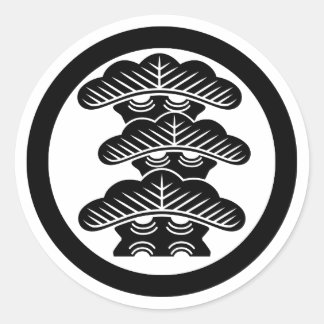 [Family Crest] Right-align 3tier pine tree w/round Classic Round Sticker