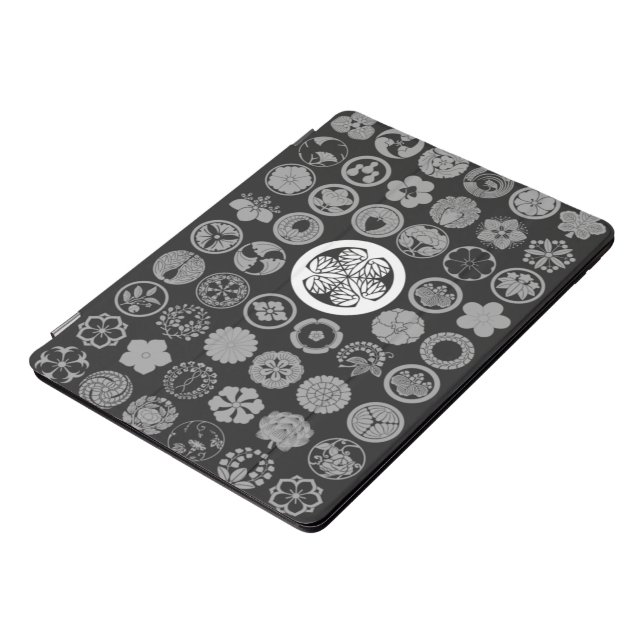 [Family Crests] Flowers and Plants Black iPad Pro Cover (Side)