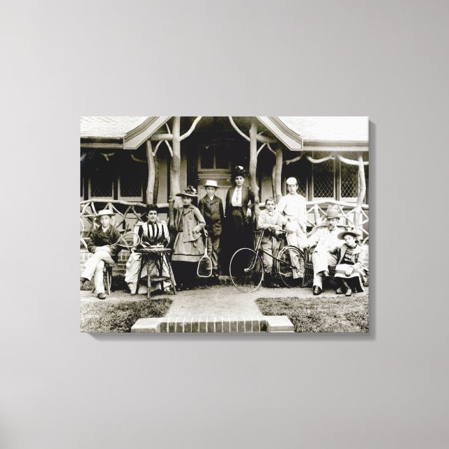 Family Group, c.1900 (b/w photo) Canvas Print (Front)
