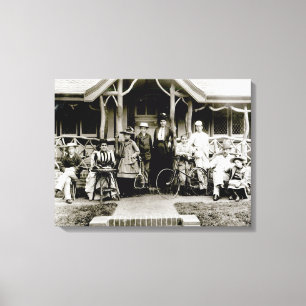 Family Group, c.1900 (b/w photo) Canvas Print