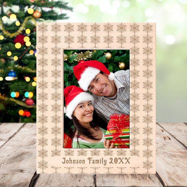 Family Name Snowflake Christmas Pattern 5x7 Wooden Engraved Frames (Family Name Snowflake Christmas Pattern 5x7 Wooden Etched Frames)