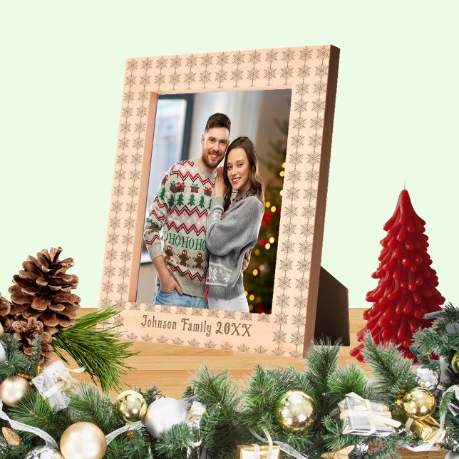 Family Name Snowflake Xmas Pattern 8X10 Wooden Engraved Frames (Family Name Snowflake Xmas Pattern 8X10 Wooden Etched Frames)