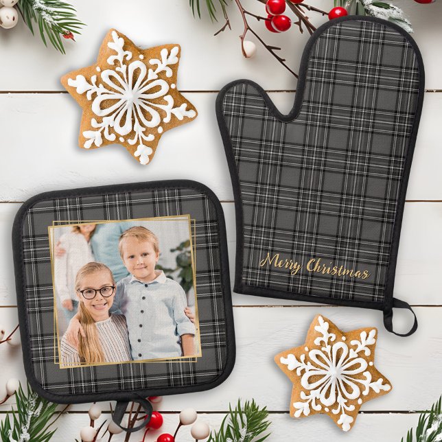 Family Photo Personalized Gray Plaid Holiday Oven Mitt & Pot Holder Set (Creator Uploaded)