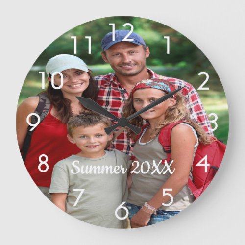 Family photo summer vacation text large clock