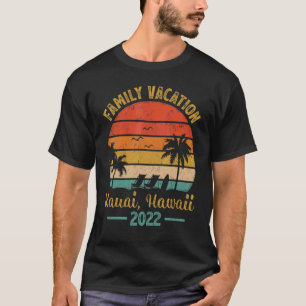 Family Vacation 2022 Vintage Palm Tree Kauai Hawai T-Shirt