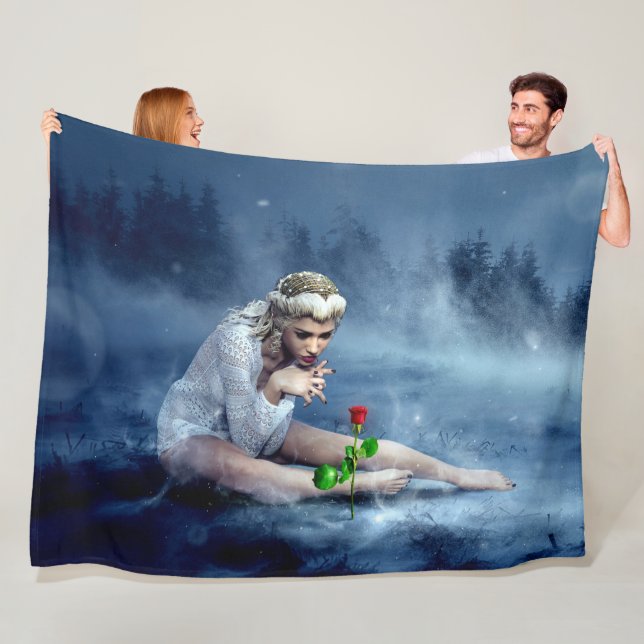 FANTASY ROSE FLEECE BLANKET (In Situ)