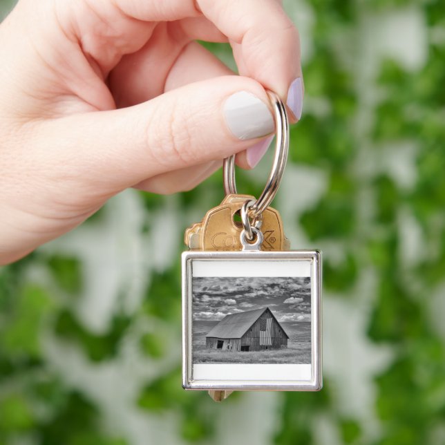 Farms | BW American Flag Barn Scene Keychain (Hand)
