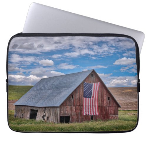 Farms  Rustic Red Barn With American Flag Laptop Sleeve