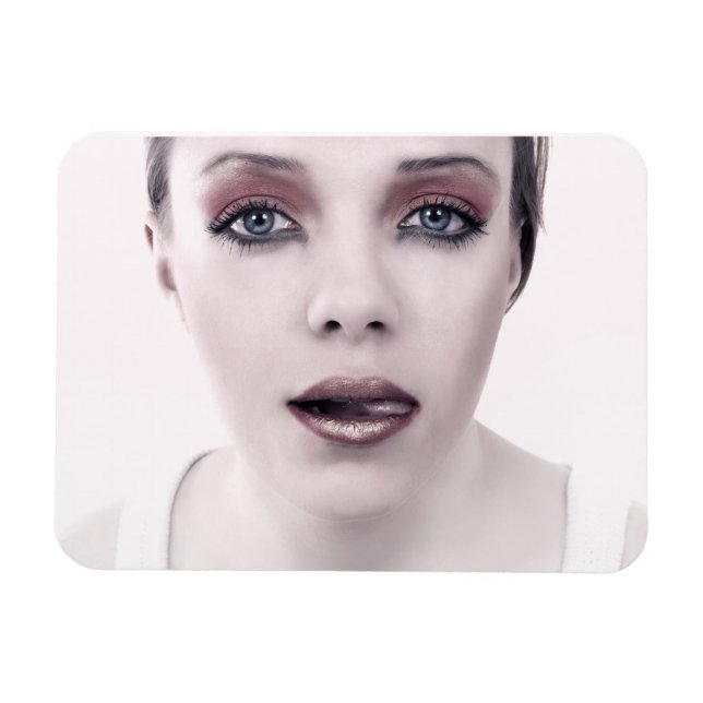 Fashion woman portrait  magnet (Horizontal)