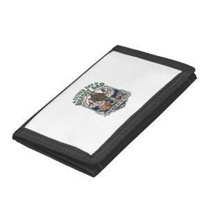 Father Day Bigfoot Dad Shirt Mythical Family Man R Tri-fold Wallet