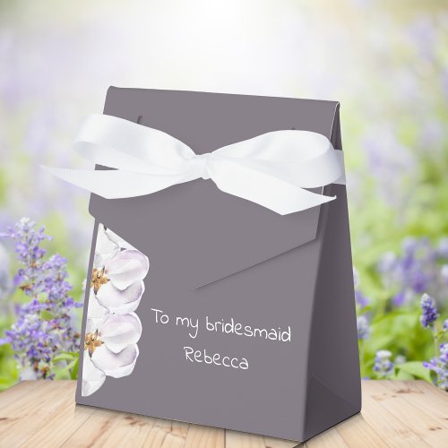 Favor box to bridesmaid light purple with name