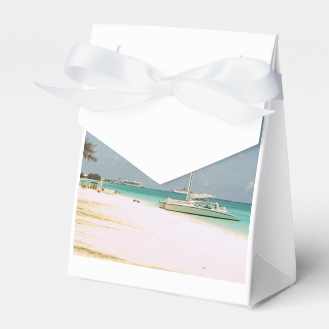 Favor Box with Beach Scene (Front Side)