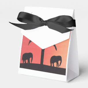 Favor box with elephant dsign