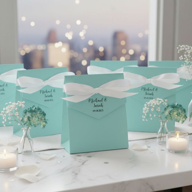 Favor boxes with satin ribbon and your names (Creator Uploaded)