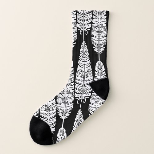 Feathers boho black and white pattern socks
