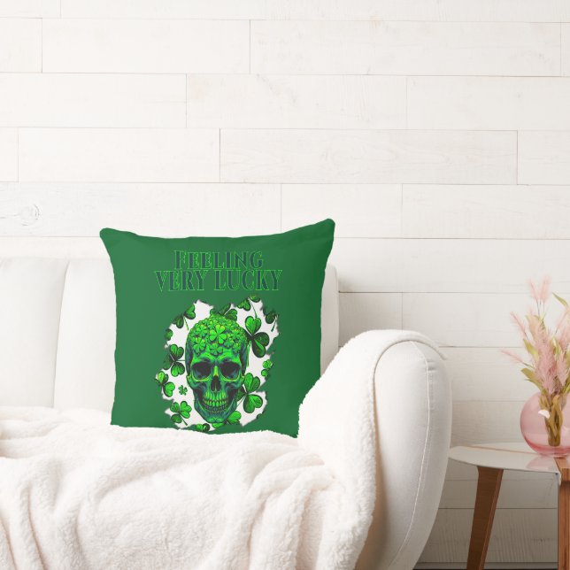 Feeling Very Lucky St Patrick’s Day - almofada Throw Pillow (Couch)