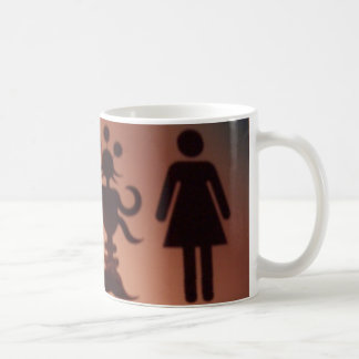 female alien mug