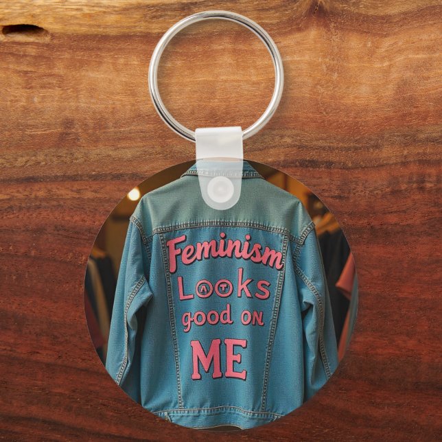 Feminism looks good on me keychain (Back)