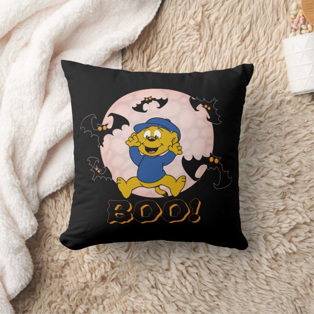 Ferald Scaring The Bats Throw Pillow (Blanket)