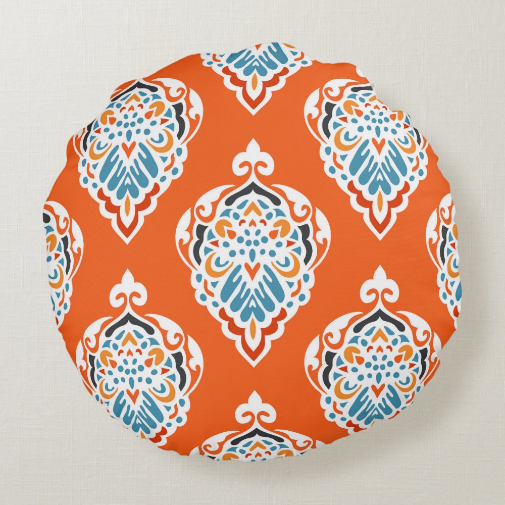 Disover Festive damask vintage pattern, elegant design. round pillow