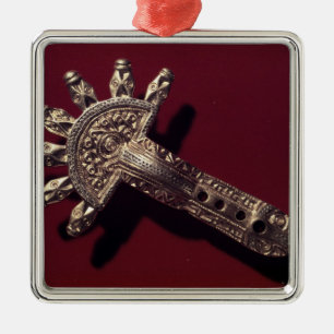 Fibula, Laucha Metal Ornament