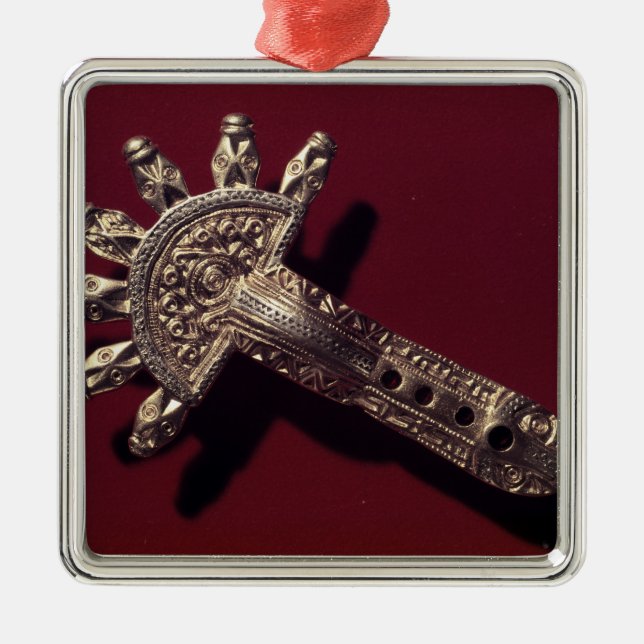 Fibula, Laucha Metal Ornament (Front)